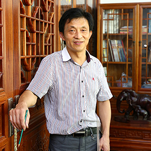 楼诚龙
