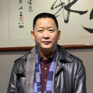 范伟群