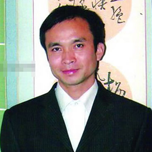 雷爱太