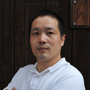 范立君