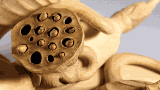 逼真到每个关节都能活动的木雕你见过吗