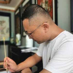 李伟