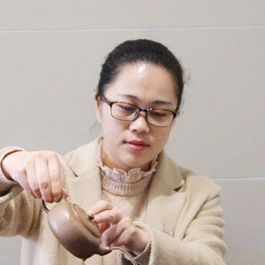 董丽