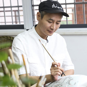 李少伟