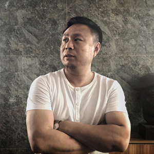原东伟