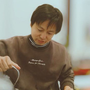 于龙启