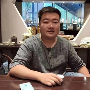 辽瓷传承人，青年陶艺家铁维伟