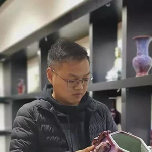 张龙昊