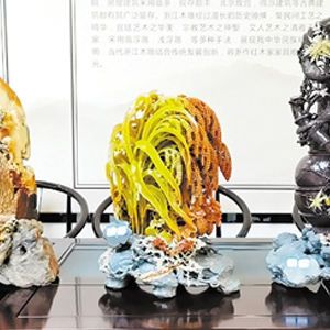 木石对话流光溢彩 裘良军石雕艺术展在雍王府红木举行