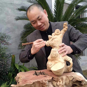 【工美集专访】温州黄杨木雕大师陈祥广：外师造化，中得心源