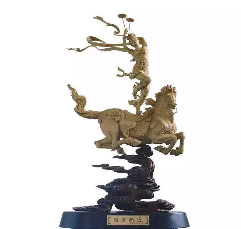 あなたにおすすめの商品 中国 清代 手彫り透かし彫り工芸黄楊木【龍鳳呈祥】象嵌宝石二体 木工、竹工芸