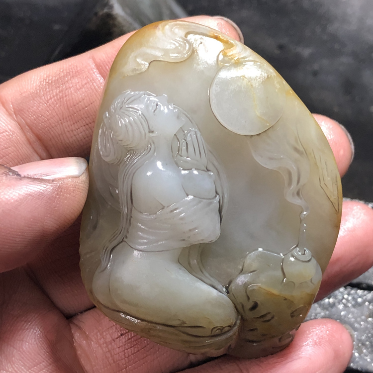 郑磊《闭月》